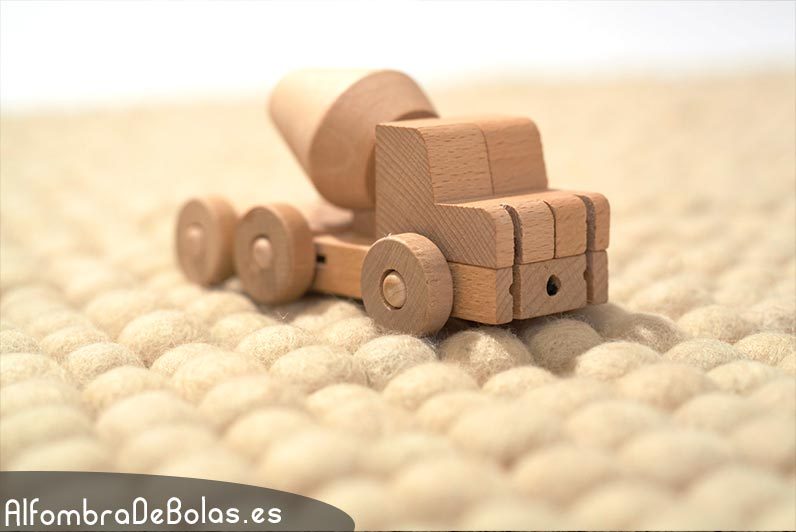 Alfombra de fieltro para una habitación infantil