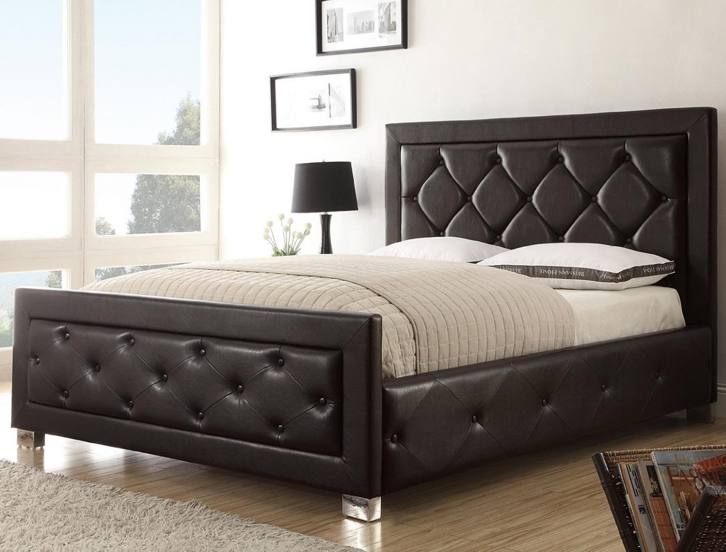 Cabecero de cama tapizado en cuero Cabecero de cama tapizado en cuero
